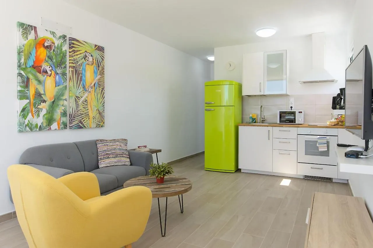 Green Volcano Apartment, Free Access To The Fariones Sports Center Puerto del Carmen  Puerto del Carmen (Lanzarote)